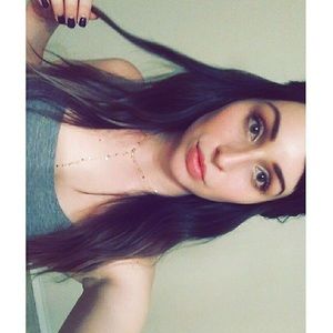 Meet your posher, Fina!